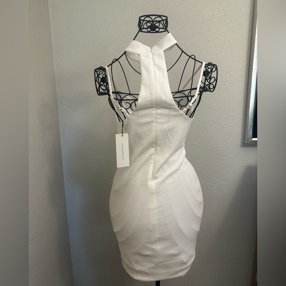Dance & Marvel White Bodycon Mini Dress with Sweetheart Neckline - Picture 9 of 10